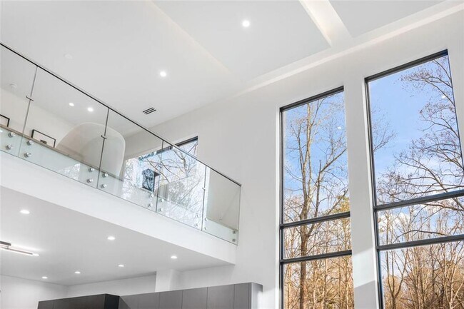 Building Photo - 1736 Cox Rd