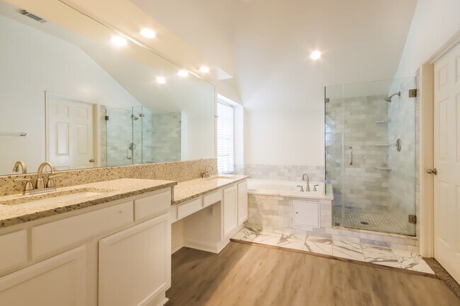 Building Photo - 3811 Spruce Bay Dr