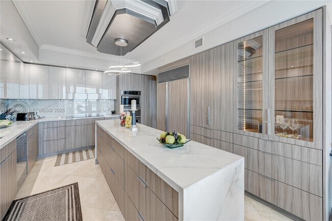 Building Photo - 3101 S Ocean Dr