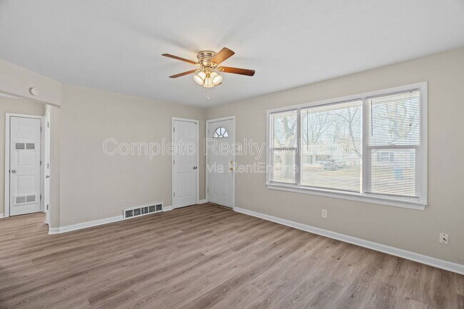 Building Photo - 9750 Lorna Ln