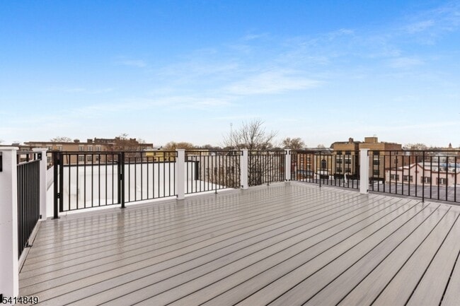 Building Photo - 37 S 7th St