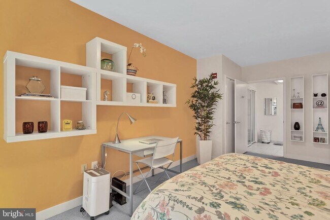 Building Photo - 912 F St NW