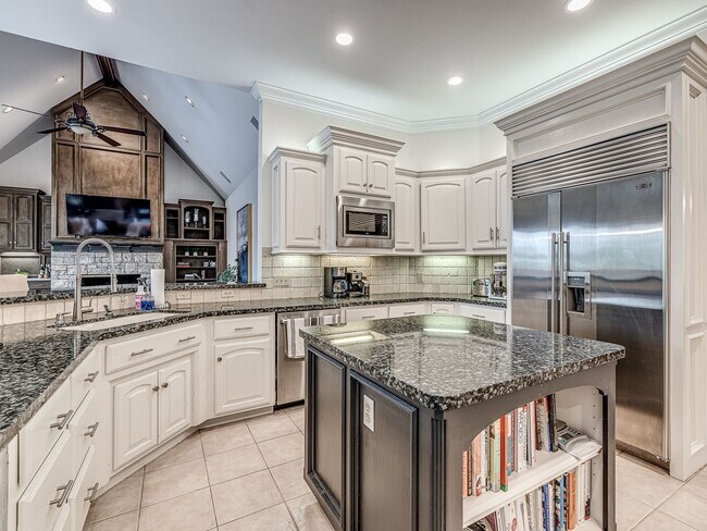 Building Photo - Stunning Luxury Home in East Edmond with a Pool/Jacuzzi + Woody Creek Addition + Theater Room+/5 ...