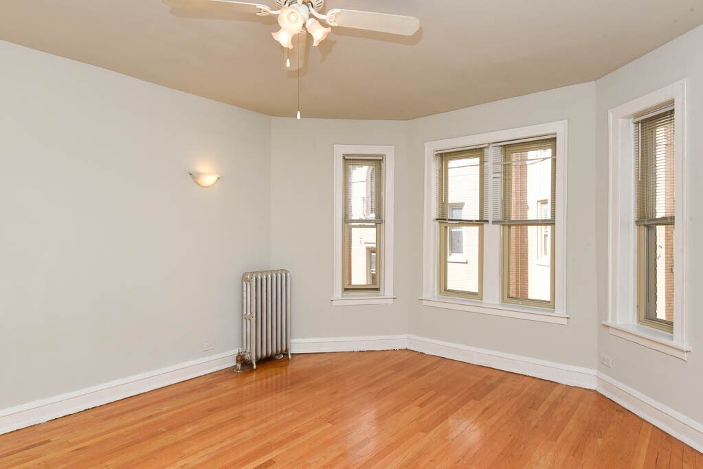 Building Photo - 4229 N Paulina St