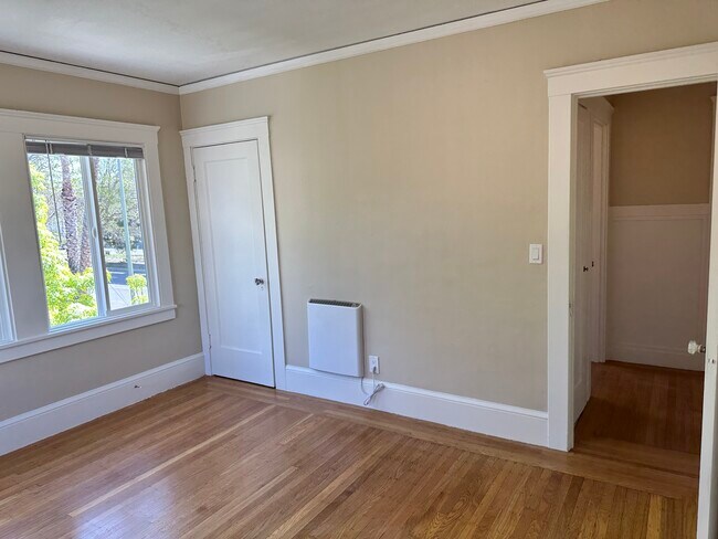 Building Photo - 778 61st St