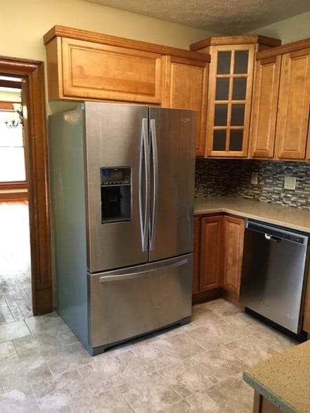 Building Photo - 622 S 11th St