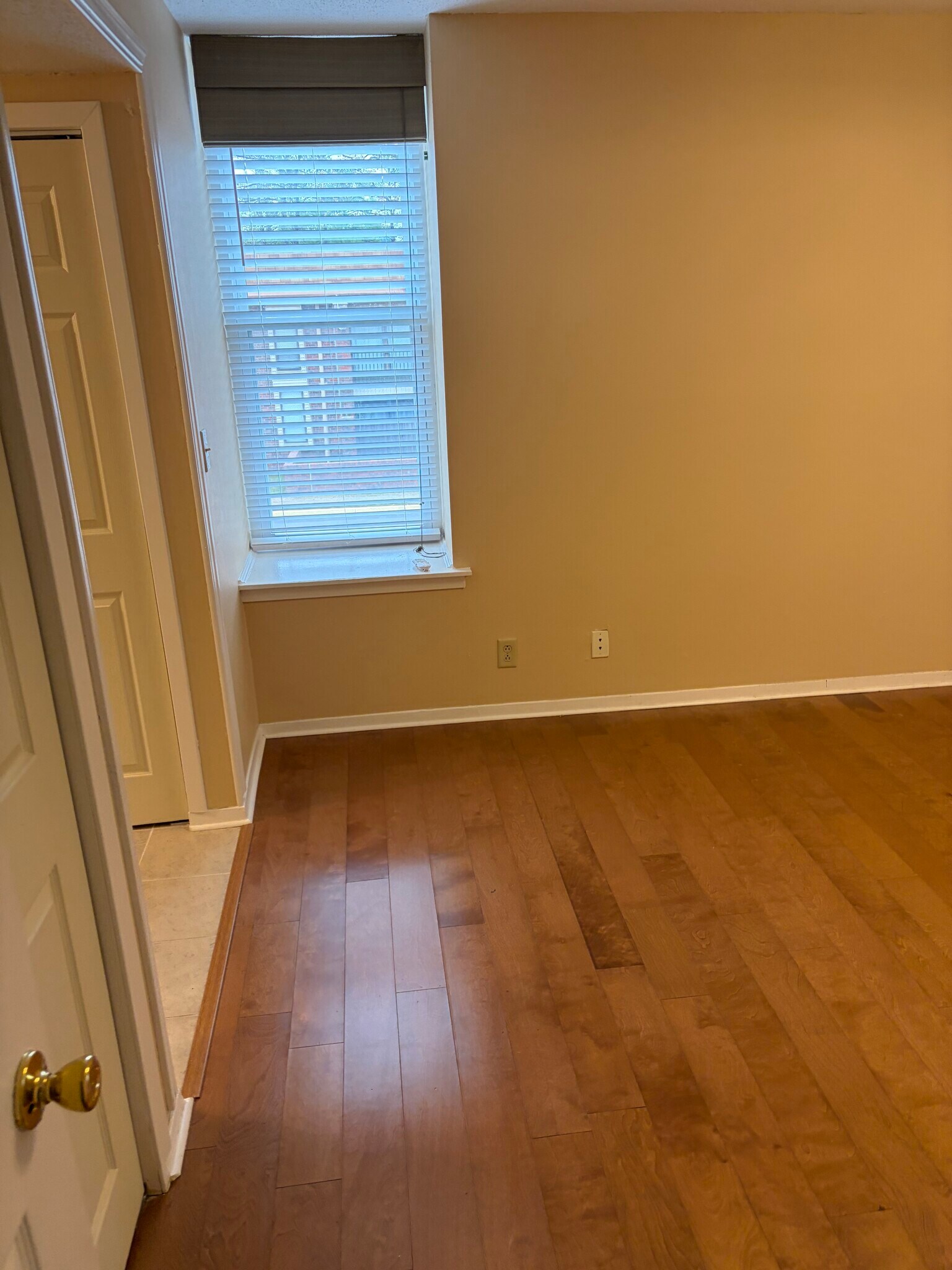 Building Photo - 6617 Poplar Ave