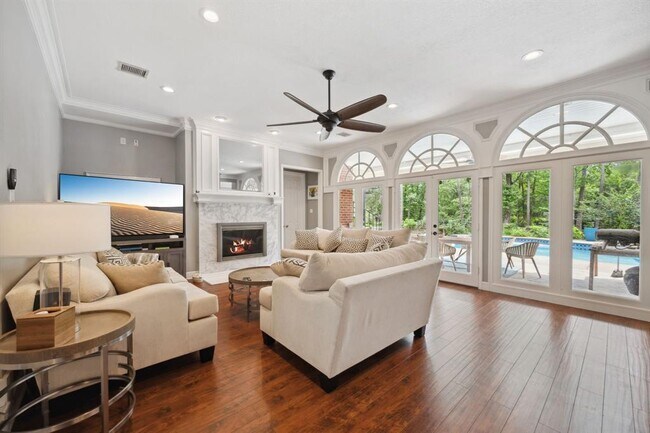 Building Photo - 4619 Breezy Point Dr