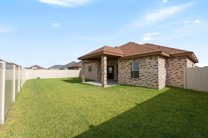 Building Photo - 6109 Teak Ave