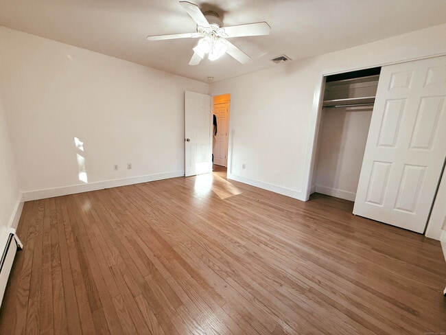 Building Photo - 7 Mallard Rd