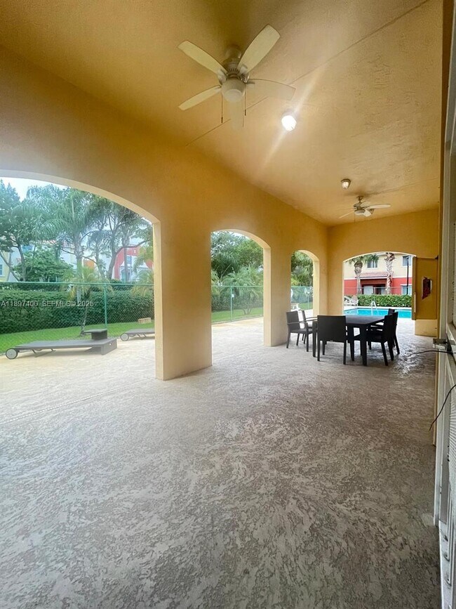 Building Photo - 3310 Palomino Dr