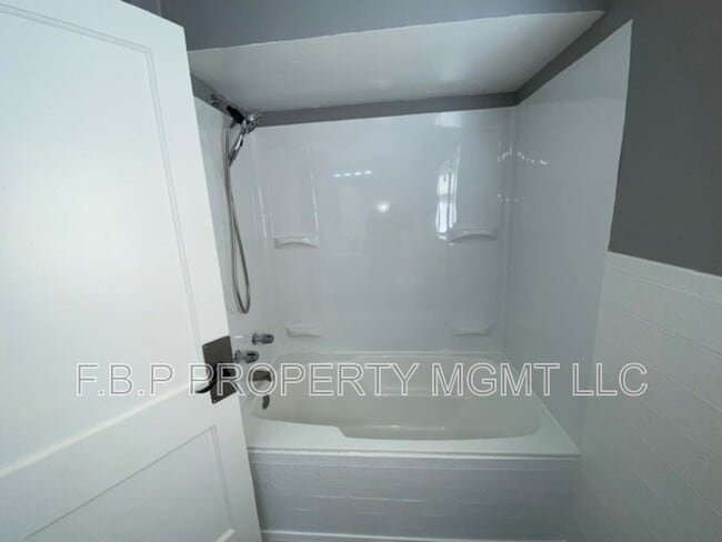 Building Photo - 14914 Marlowe St