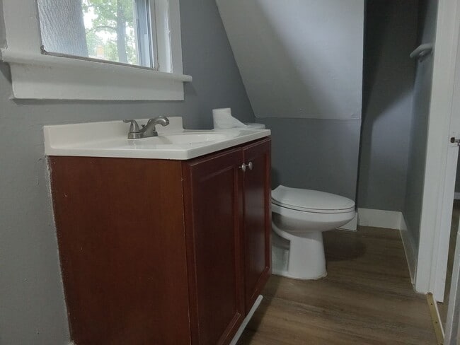 Building Photo - 718-720 E Grape St.