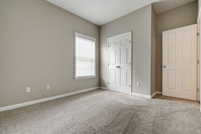 Building Photo - 1621 Old Cahaba Ct