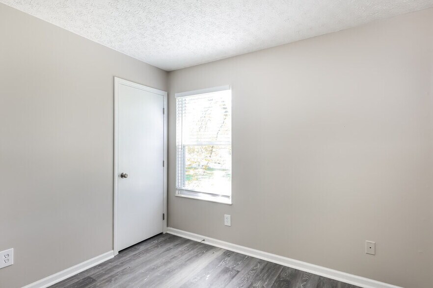 Building Photo - 448 Springwood Lake Dr