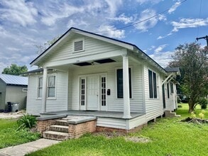 Building Photo - 3104 Wilshire Dr