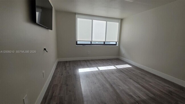 Building Photo - 250 Galen Dr