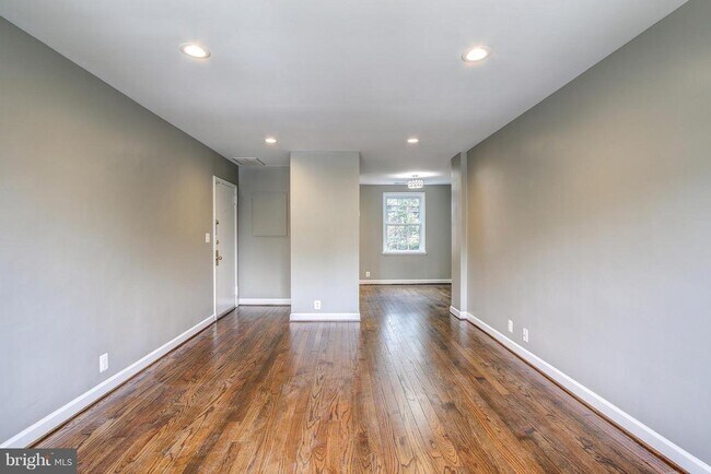 Building Photo - 3545 S Stafford St