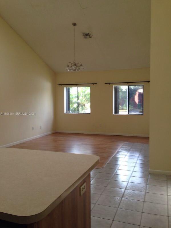 Building Photo - 405 SE 14th St