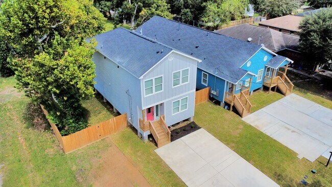 Building Photo - 1316 W Willis St