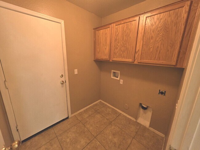 Building Photo - San Tan Heights