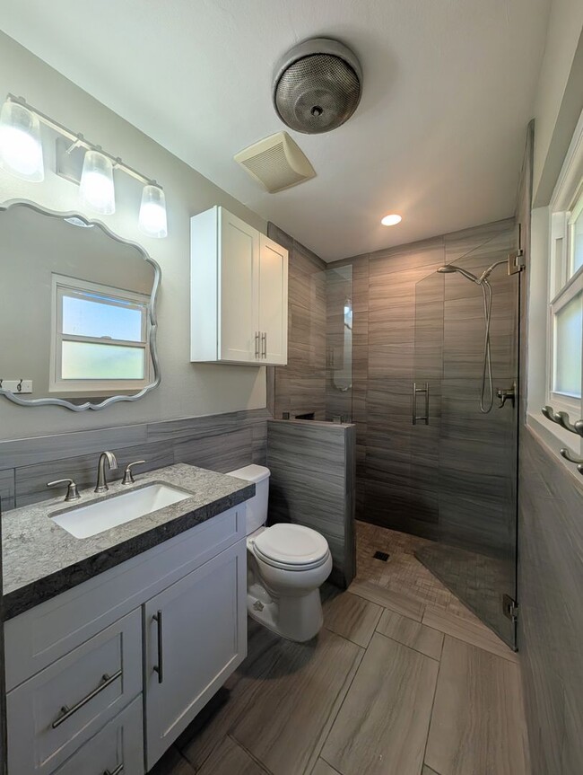 Building Photo - Great 3 Bedroom Ranch Style Home in North ...