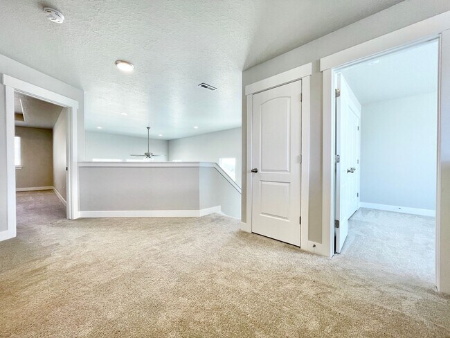 Building Photo - Stunning Two-Story at Quailhill!