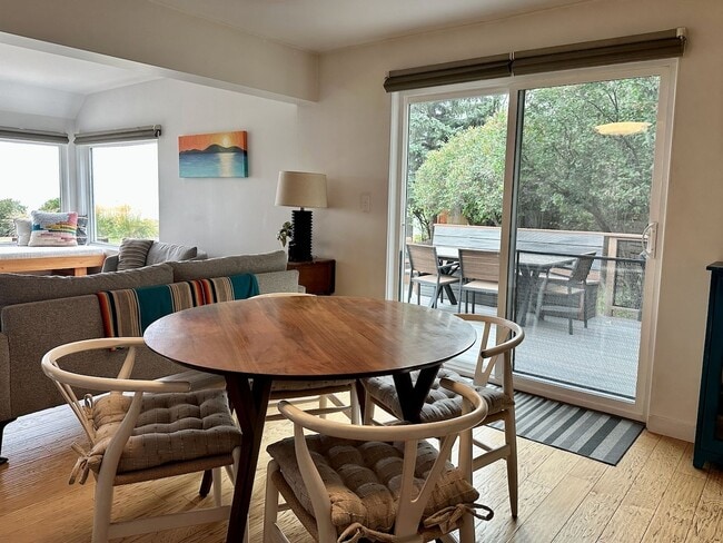 Building Photo - Fully Furnished House with lake views and ...
