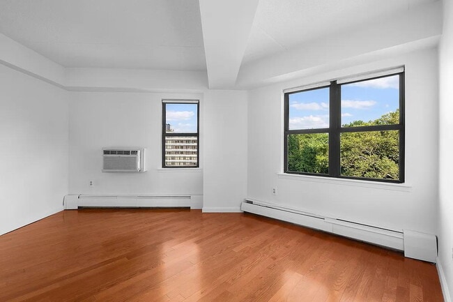 Building Photo - Welcome to your dream 1 Bedroom 1 Bath apa...
