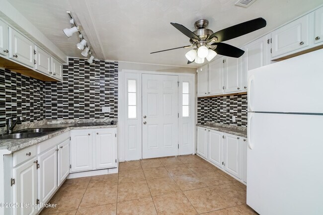 Building Photo - 4203 Quiet Way