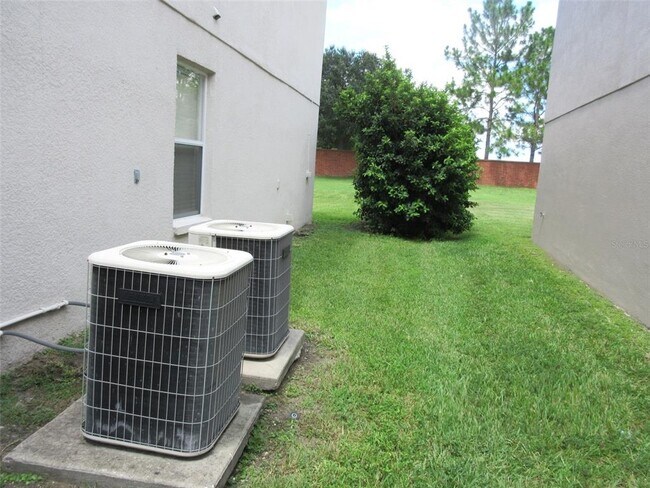 Building Photo - 926 Horseshoe Falls Dr
