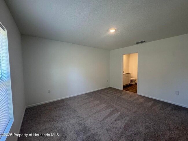 Building Photo - 9610 N San Jose Way
