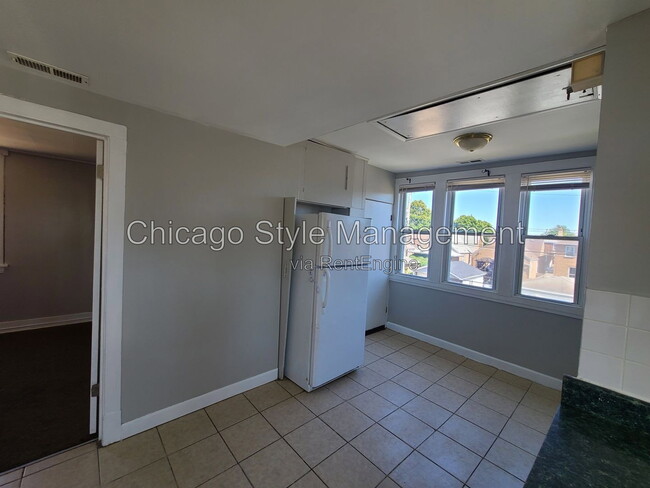 Building Photo - 6035 S Karlov Ave
