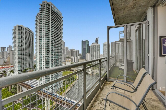 Building Photo - 690 SW 1st Ct
