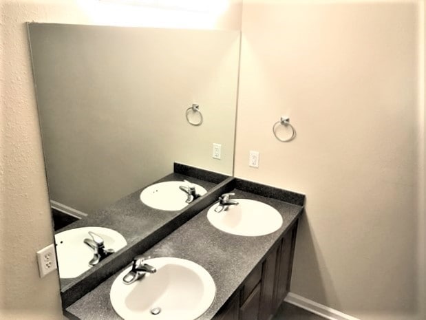 Building Photo - 25 Willow Lakes Dr