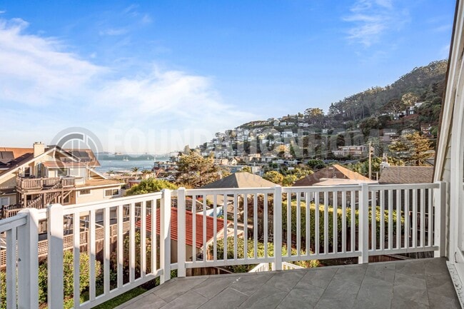 Building Photo - VIDEO - Fenced Yard in Hurricane Gulch - V...