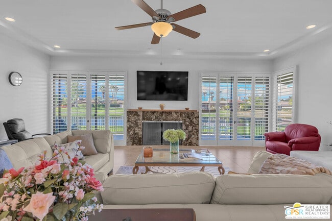 Building Photo - 10 Colgate Dr