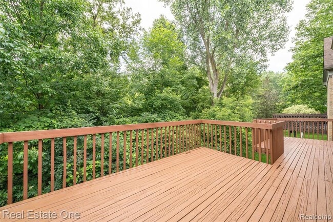 Building Photo - 37412 Legends Trail Dr