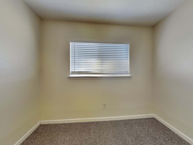 Building Photo - 9203 Rippling Fields Dr