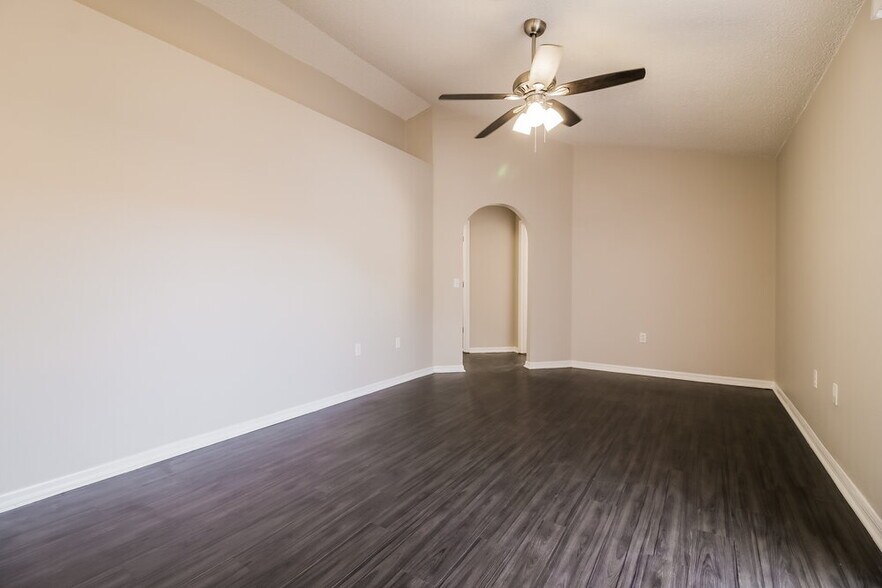 Building Photo - 266 Regal Downs Cir