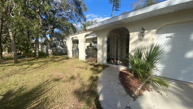Building Photo - Private Siesta Key Retreat Minutes from World-Famous Beach