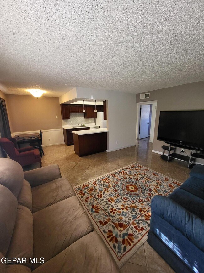 Building Photo - 6700 Escondido Dr
