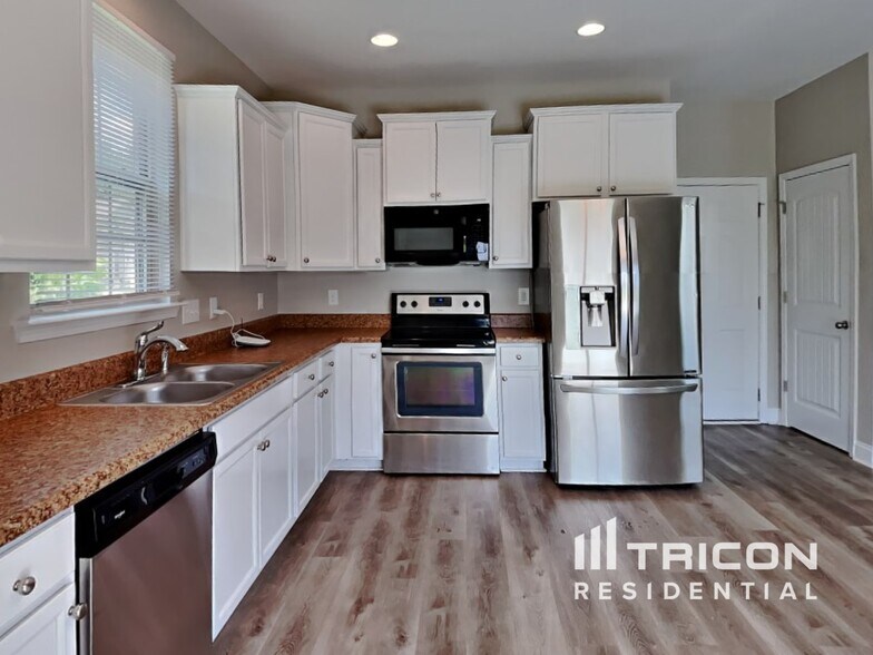 Building Photo - 3317 Lacewing Dr
