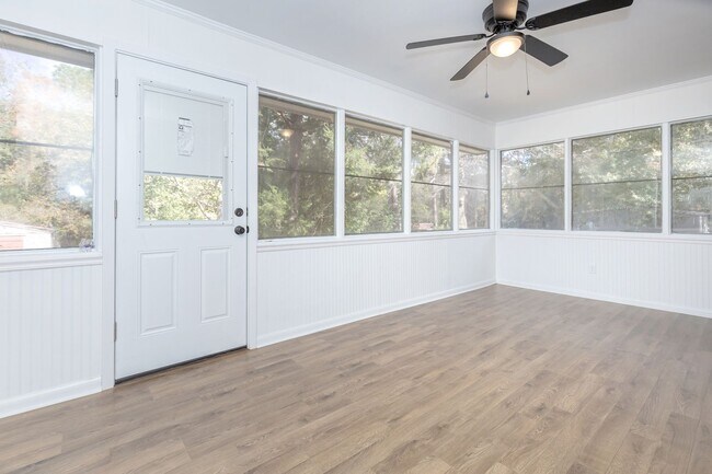 Building Photo - Home for Rent on the Bayou