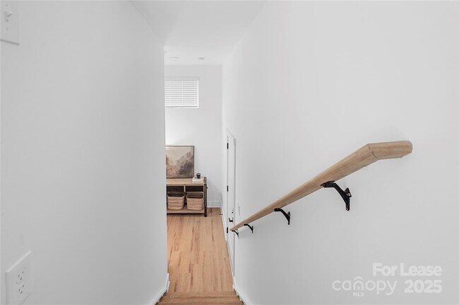 Building Photo - 411 Charles Ave