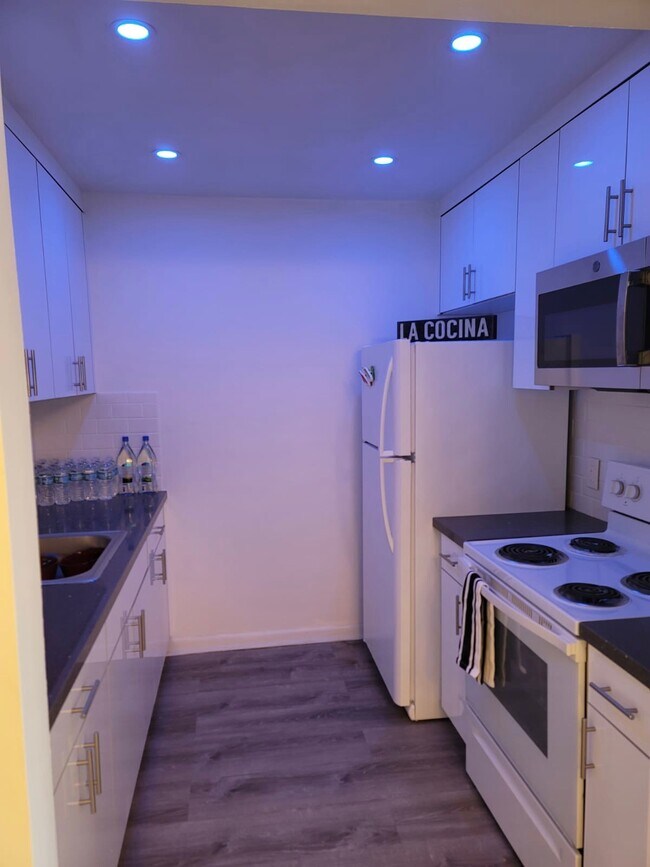 Newly renovated kitchen - 151 SW 134th Way