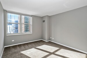 Building Photo - 21 W Chestnut St