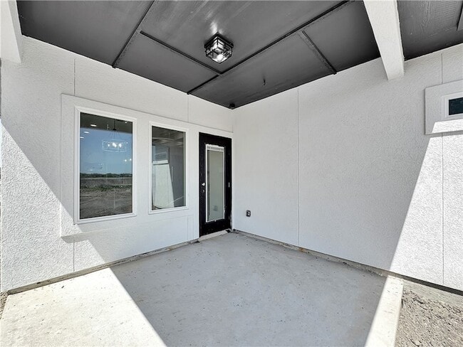 Building Photo - 6222 Sadie St