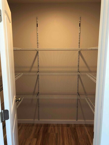 Building Photo - 746 Hamilton Ranch Rd