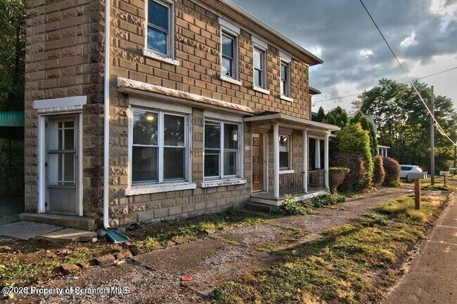 Building Photo - 511 N Main St